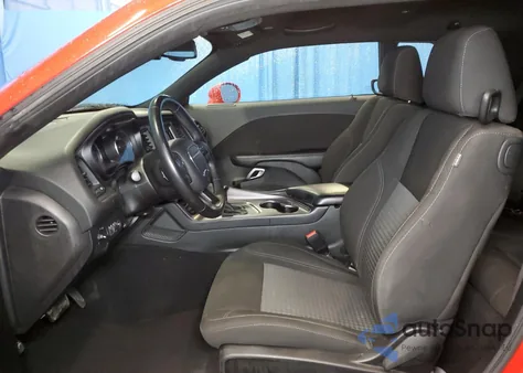 2023 Dodge Challenger Sxt z USA, uszkodzony, nr VIN 2C3CDZAG8PH553653